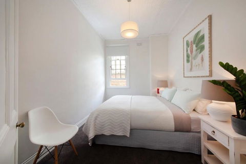 FUN TIMES In HUGE House 1 Minute To SYDNEY HARBOUR - Holiday Cairns 3