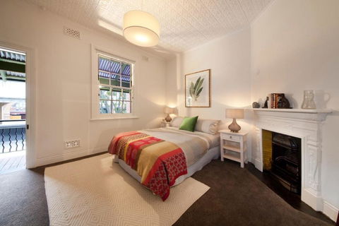 FUN TIMES In HUGE House 1 Minute To SYDNEY HARBOUR - Holiday Cairns 1