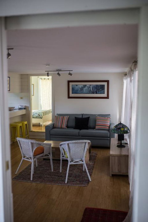 Funky Flat On Acreage - Holiday Cairns 3