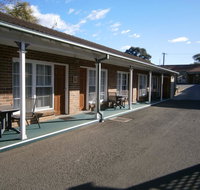 George Bass Motor Inn - Holiday Cairns