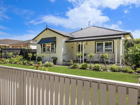 Gipps Getaway - Holiday Cairns 0