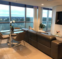 Glasshouse Apartment - at Parramatta - Holiday Cairns