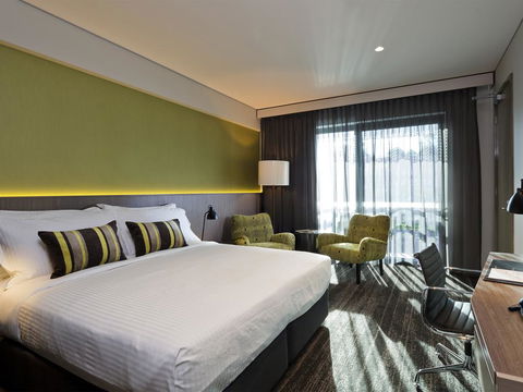 Glen Hotel And Suites - Holiday Cairns 1