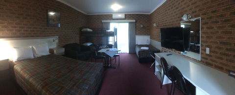 Glider City Motel Benalla - Holiday Cairns 1