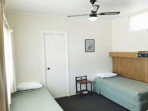 Glossop Motel - Holiday Cairns 0