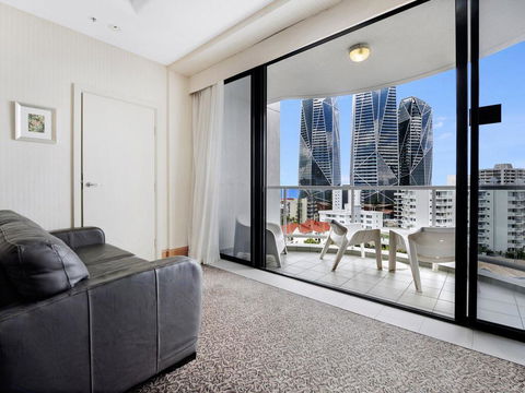 Gold Tower 8th Level Private Two Bedroom Dual Key - Holiday Cairns 2