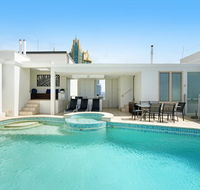 Golden Gate 2 Storey Penthouse with Pool - We Accommodate - Holiday Cairns