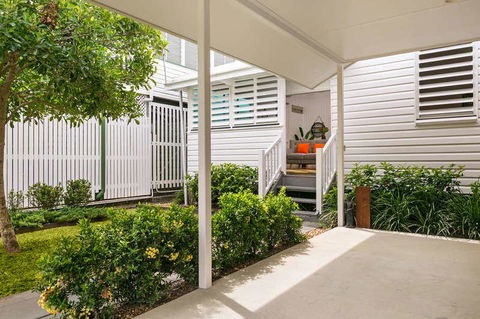 Gorgeous Cottage Close To The City - Holiday Cairns 0