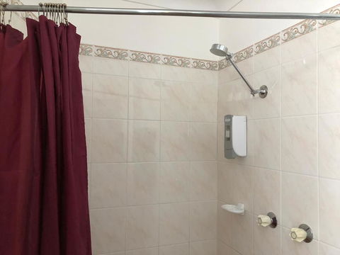 Goulburn Motor Inn - Holiday Cairns 3