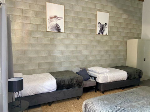Granite Belt Cabins - Holiday Cairns 0