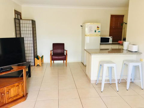 Granny Flat - Holiday Cairns 2