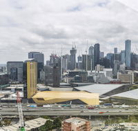 Gravity defyingLight filled apartmentBay to city viewsRooftop deckHot tubNetflix - Holiday Cairns