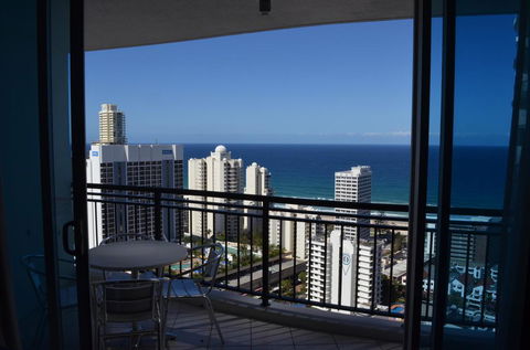 Great Escape At Chevron Renaissance - Holiday Cairns 0