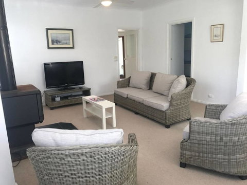 Griffith St Beach House - Holiday Cairns 2