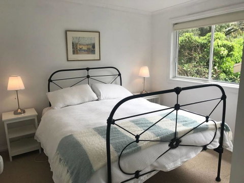 Griffith St Beach House - Holiday Cairns 0