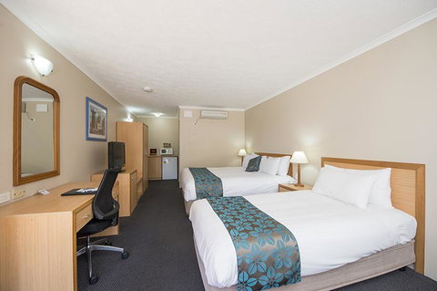 Harbour Sails Motor Inn - Holiday Cairns 2