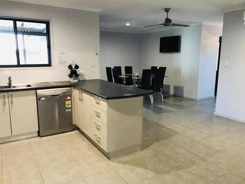 Hervey Bay Holiday Home - Holiday Cairns 2