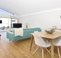 Hidden Gem On Manning - Great location opposite Surf Beach - Holiday Cairns