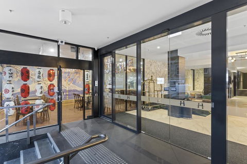 Hobart City Apartments - Holiday Cairns 2
