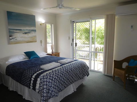 Holiday Apartment On The Esplanade - Holiday Cairns 3