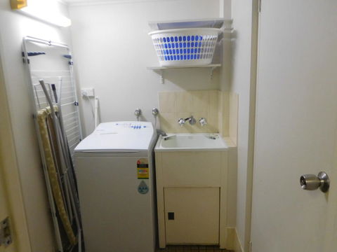 Holiday Apartment On The Esplanade - Holiday Cairns 2