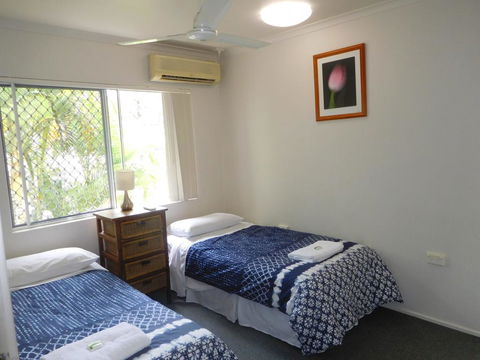 Holiday Apartment On The Esplanade - Holiday Cairns 1