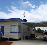 Holiday House Clermont - Holiday Cairns