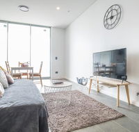 Home with Perfect location Close to TrainCBD - Holiday Cairns