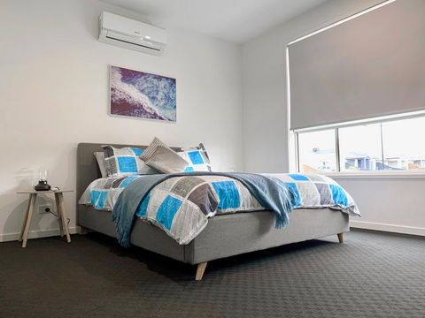 Homely Getaways In New Torquay - Holiday Cairns 1