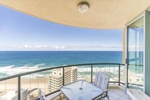 HomePlus - Stunning Ocean View From 34th Floor - Holiday Cairns 0