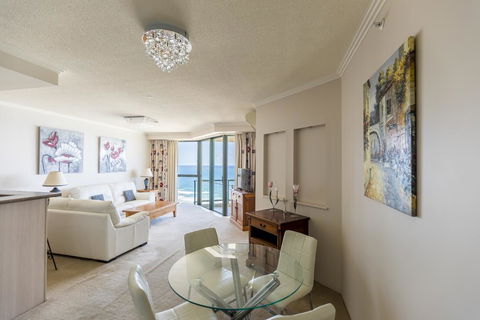 HomePlus - Stunning Ocean View From 34th Floor - Holiday Cairns 3