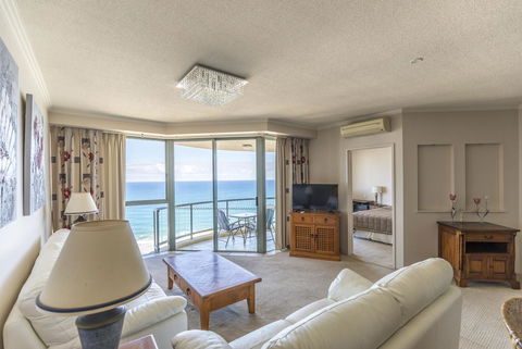 HomePlus - Stunning Ocean View From 34th Floor - Holiday Cairns 1