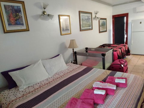 Homestay At Julie's - Holiday Cairns 1
