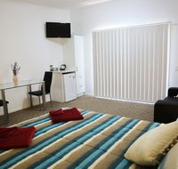 Honeybee - Country Accommodation - Holiday Cairns