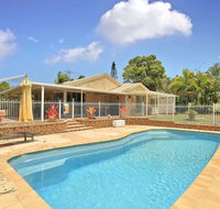 Hook Wine and Sinker Hervey Bay - Holiday Cairns