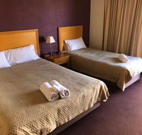 Horse  Jockey Hotel Motel - Holiday Cairns