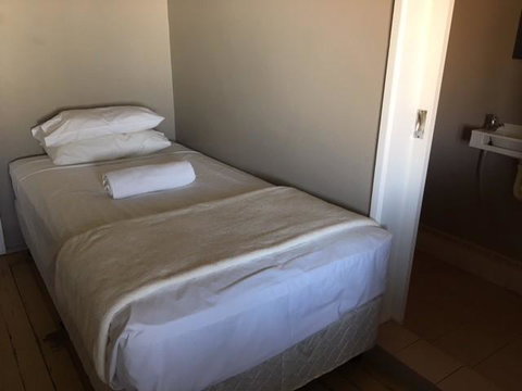 Hotel Corones - Holiday Cairns 2