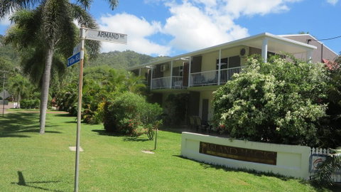 Island Magic - Townhouse No.1 - Holiday Cairns 0