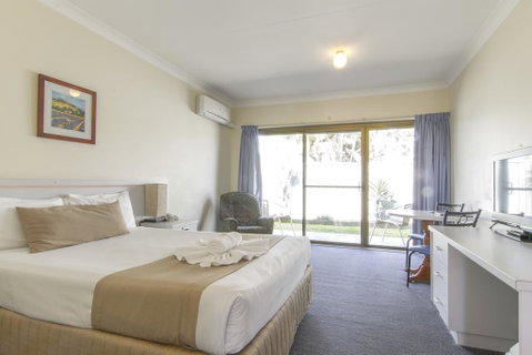 Island Palms Motor Inn - Holiday Cairns 2