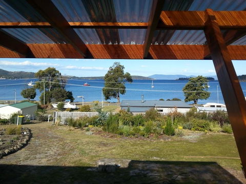Islandview Beachhouse - 60m Down Driveway To Beach, Dover Tasmania - Holiday Cairns 2