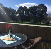 Jacaranda Retreat. Refreshing Recharge Relax  - Holiday Cairns
