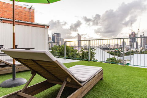 Joe's Place Backpackers - Holiday Cairns 0