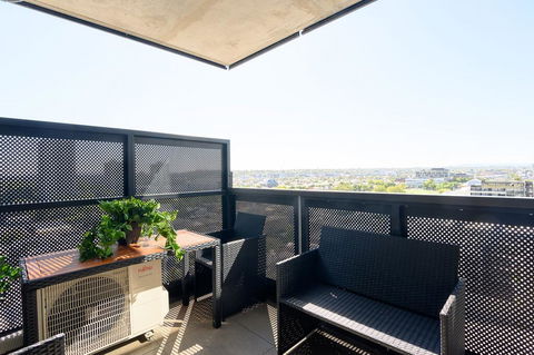 JUDD Your Stylish Richmond Abode Awaits You - Holiday Cairns 2