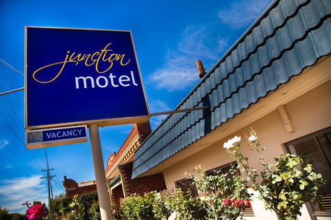 Junction Motel - Holiday Cairns 0