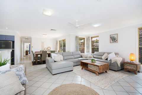 Kailani Beach House - Holiday Cairns 0