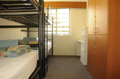 Kangaroo Inn - Holiday Cairns 0