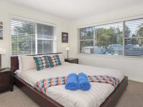 Kendalls Beach House - Holiday Cairns 1