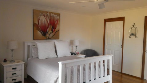 Kincumber House - Holiday Cairns 0