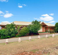 King III - you can honestly walk to Bimbadgen and Hope Estate concerts - Holiday Cairns