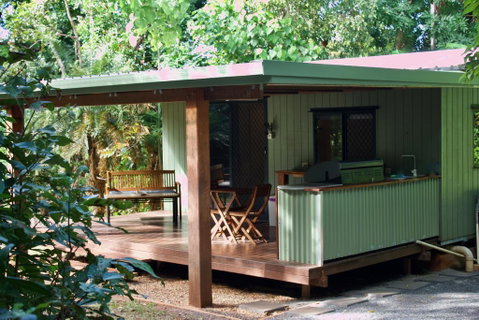 Kingfisher Cabin - Holiday Cairns 0